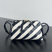 Bagsaaa Bottega Veneta Concert Pouch Black & White - 18.5cm - 1