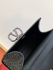 Bagsaaa Valentino Garavani VSLING mini handbag with sparkling embroidery - 19cm - 3