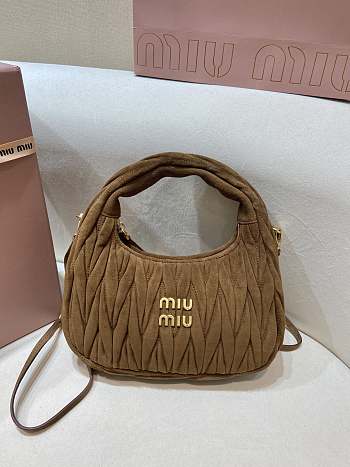 Bagsaaa Miu Miu Wander Matelassé Suede Hobo Bag brown - 20cm