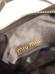 Bagsaaa Miu Miu Wander Matelassé Suede Hobo Bag brown - 20cm - 4