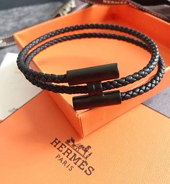 Bagsaaa Hermès Tournis Tresse bracelet black