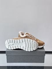 Bagsaaa Prada Prax suede sneakers with shearling trim beige - 4