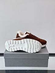 Bagsaaa Prada Prax suede sneakers with shearling trim brown - 4