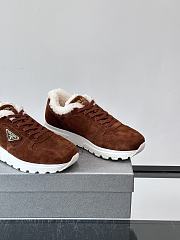 Bagsaaa Prada Prax suede sneakers with shearling trim brown - 2