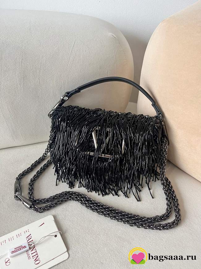 Bagsaaa Valentino Garavani Locò small embellished shoulder bag in black - 19cm - 1