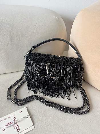 Bagsaaa Valentino Garavani Locò small embellished shoulder bag in black - 19cm