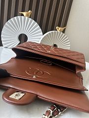 Bagsaaa Chanel Classic Double Flap Bag in brown quilted leather & gold - 25m - 4