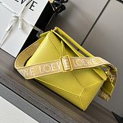 Bagsaaa Loewe Puzzle bag in lime yellow with a wide logo-print strap - 24cm - 1
