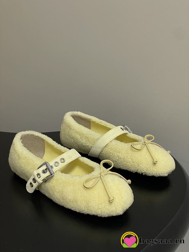 Bagsaaa Miu Miu Shearling Ballerinas light yellow - 1