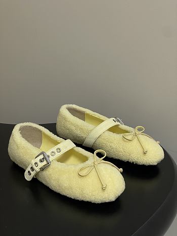 Bagsaaa Miu Miu Shearling Ballerinas light yellow