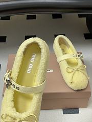 Bagsaaa Miu Miu Shearling Ballerinas light yellow - 4