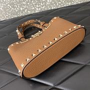 Bagsaaa Valentino Garavani Rockstud mini grained leather top handle bag brown - 18.5cm - 3