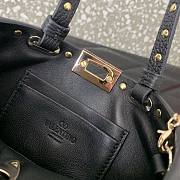 Bagsaaa Valentino Garavani Rockstud mini grained leather top handle bag black - 18.5cm - 3