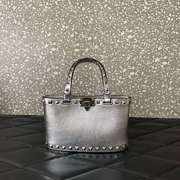 Bagsaaa Valentino Garavani Rockstud mini grained leather top handle bag silver - 18.5cm