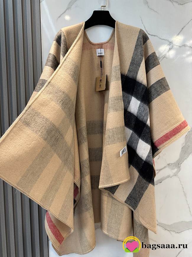 Bagsaaa Burberry Check Wool Cashmere Cape beige - 140*140cm - 1