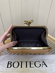 Bagsaaa Bottega Veneta Knot clutch bag with a wooden exterior - 19cm - 2