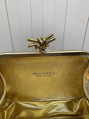 Bagsaaa Bottega Veneta Knot clutch bag with a metallic knot clasp closure - 19cm - 4
