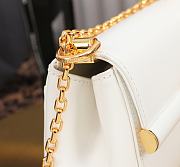 Bagsaaa Dolce & Gabbana Marlene crossbody bag in white - 18cm - 2
