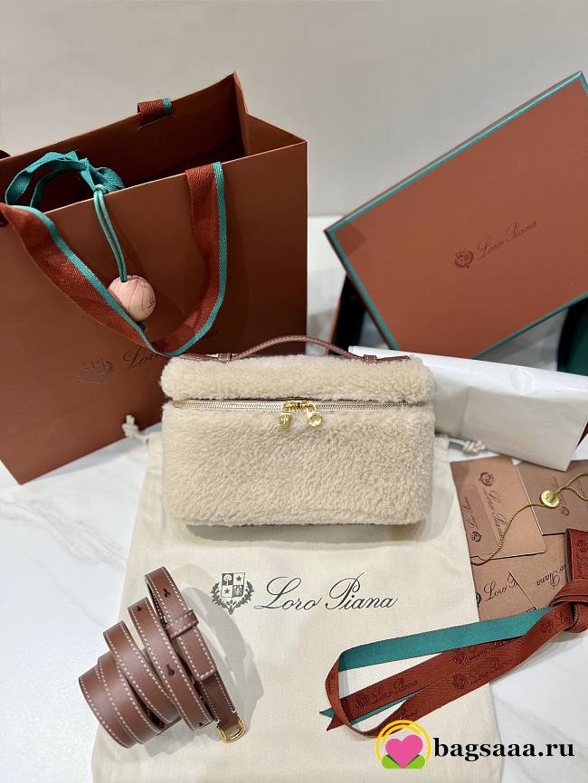 Bagsaaa Loro Piana Extra Pocket L19 Cashfur - 19cm - 1