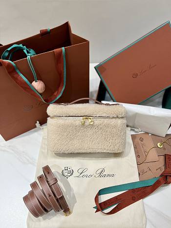 Bagsaaa Loro Piana Extra Pocket L19 Cashfur - 19cm
