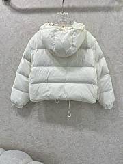 Bagsaaa Prada women's puffer jacket in white - 3