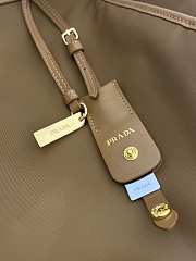 Bagsaaa Prada Re-Nylon and leather tote bag in the color Brandy 1BG561 - 35cm - 4