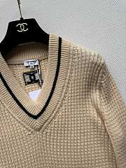 Bagsaaa Chanel ribbed knit v-neck sweater beige - 4