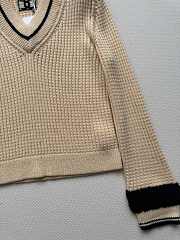 Bagsaaa Chanel ribbed knit v-neck sweater beige - 2