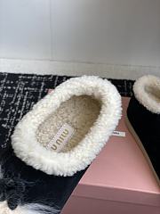 Bagsaaa Miu Miu Suede Shearling Slippers black - 2
