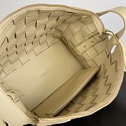 Bagsaaa Bottega Veneta Bowling Cassette bag in light beige - 28cm - 3