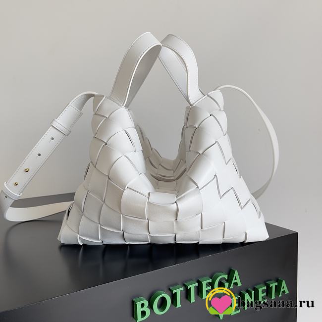 Bagsaaa Bottega Veneta Bowling Cassette bag in white - 28cm - 1