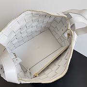 Bagsaaa Bottega Veneta Bowling Cassette bag in white - 28cm - 3