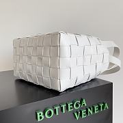 Bagsaaa Bottega Veneta Bowling Cassette bag in white - 28cm - 2