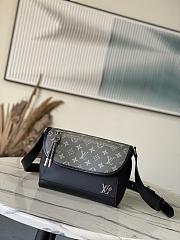 Bagsaaa LV M12625 Pulse Messenger Khaki/Black - 27cm - 1