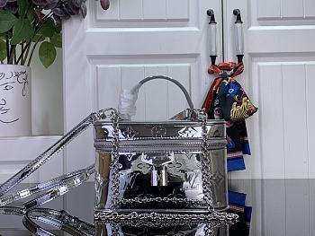 Bagsaaa M26097 LV Ski Vanity Chain Pouch Silver - 19cm