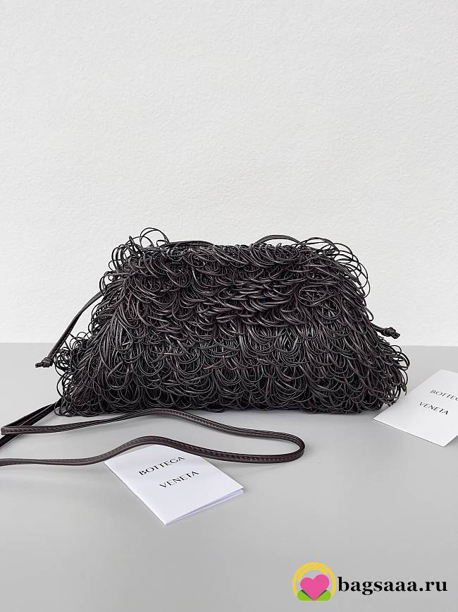 Bagsaaa Bottega Veneta The Sponge Pouch clutch bag fondant - 22cm - 1