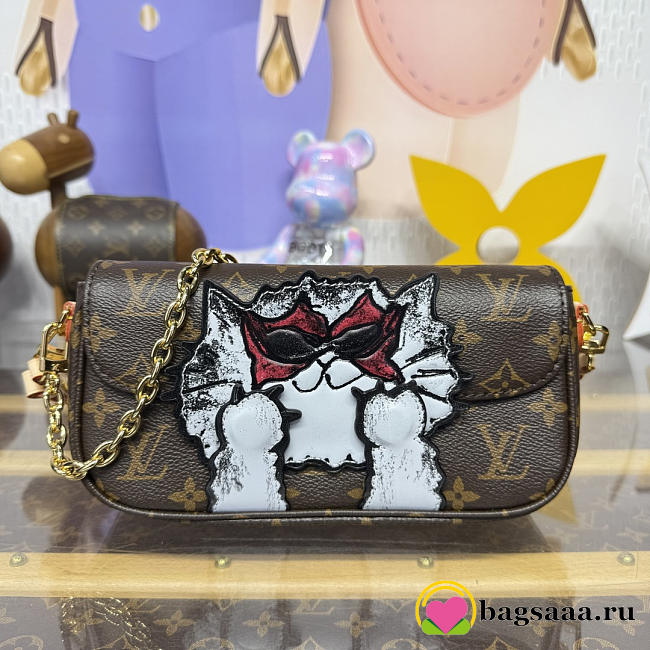 Bagsaaa M15148 Louis Vuitton Travels With Grace Coddington Wallet On Chain Ivy - 23.5cm - 1