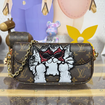 Bagsaaa M15148 Louis Vuitton Travels With Grace Coddington Wallet On Chain Ivy - 23.5cm