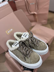 Bagsaaa Miu Miu suede and shearling sneakers beige - 4