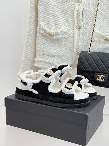 Bagsaaa Chanel Dad sandals black white shearling