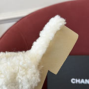 Bagsaaa Chanel shearling fur and calf hair slippers beige - 3