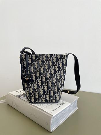Bagsaaa Diorstar Mini Bucket Bag Blue Dior Oblique Jacquard - 16cm