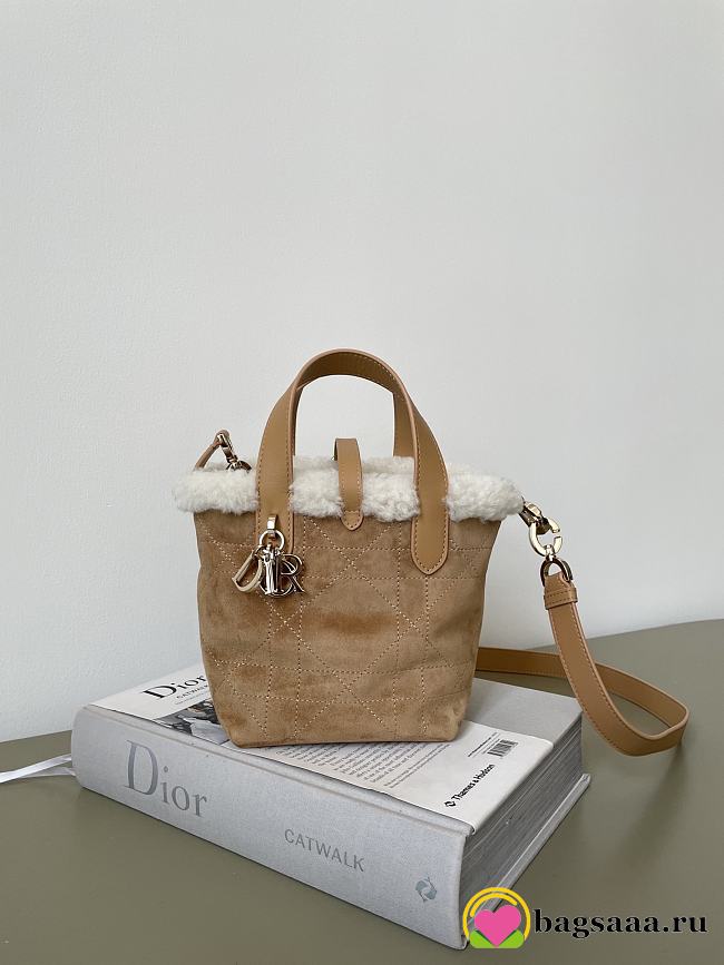 Bagsaaa DiorAlps Dior Toujours Vertical Nano Tote Bag Beige Suede - 15cm - 1