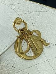 Bagsaaa Medium Dior Voyage Bag White Flat Macrocannage Crinkled Calfskin - 28cm - 4