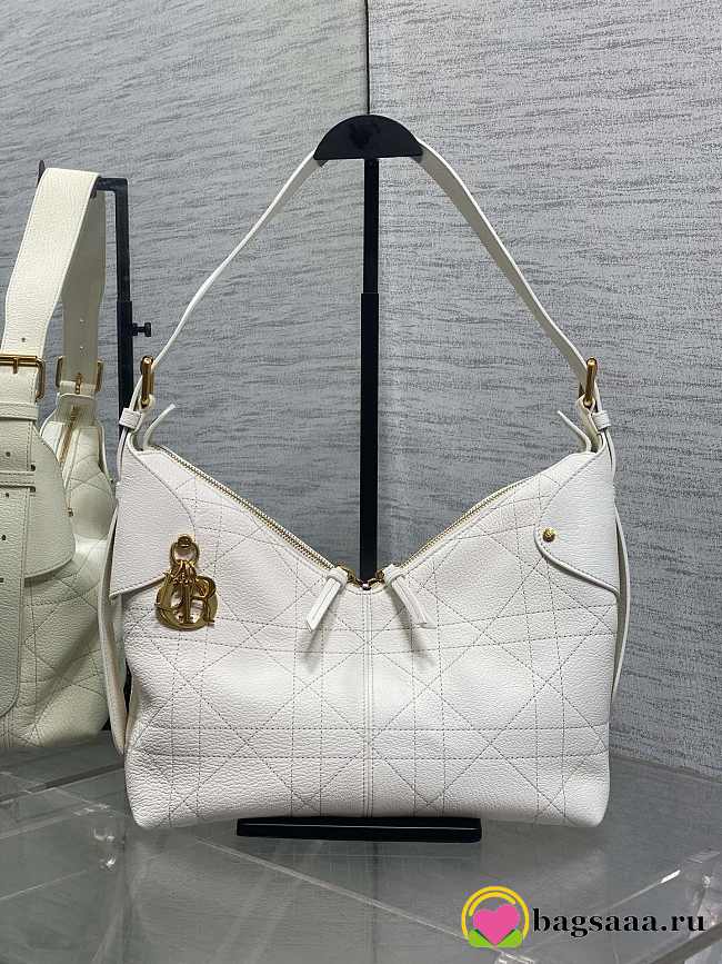 Bagsaaa Medium Dior Voyage Bag White Flat Macrocannage Crinkled Calfskin - 28cm - 1