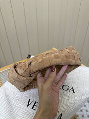 Bagsaaa Bottega Veneta Jodie bag in beige suede - 26cm - 2