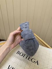 Bagsaaa Bottega Veneta Jodie bag in blue suede - 26cm - 3