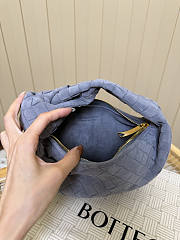 Bagsaaa Bottega Veneta Jodie bag in blue suede - 26cm - 2