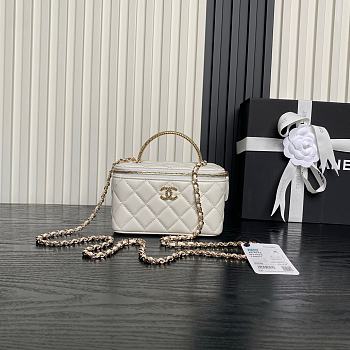 Bagsaaa Chanel Long Vanity with Chain AP4842 White - 17cm