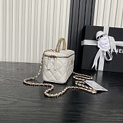 Bagsaaa Chanel Long Vanity with Chain AP4842 White - 17cm - 3